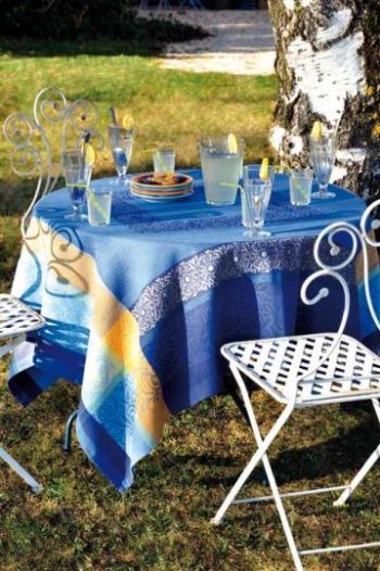 Spry Creek in Corolla NC, French table linens by Le Cluny.